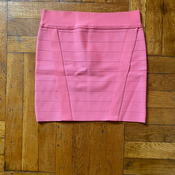 Vintage Guess Mini Bandage Skirt – Size M – Salmon - Picture 2 of 2